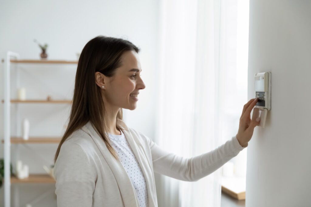 Thermostats Help Control Your Heat Pump in Your Home