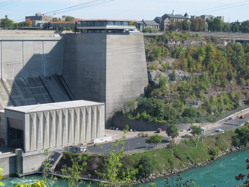 Hydroelectric dam in Ontario providing electricity for use in homes with heat pumps